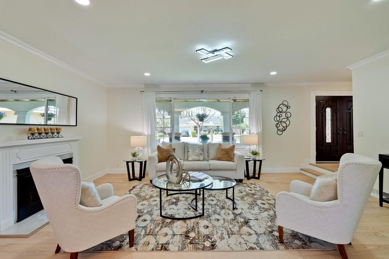 Detail Gallery Image 8 of 58 For 1464 Jamestown Dr, Cupertino,  CA 95014 - 6 Beds | 3 Baths