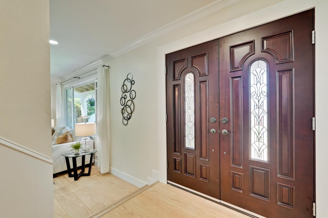 Detail Gallery Image 9 of 58 For 1464 Jamestown Dr, Cupertino,  CA 95014 - 6 Beds | 3 Baths