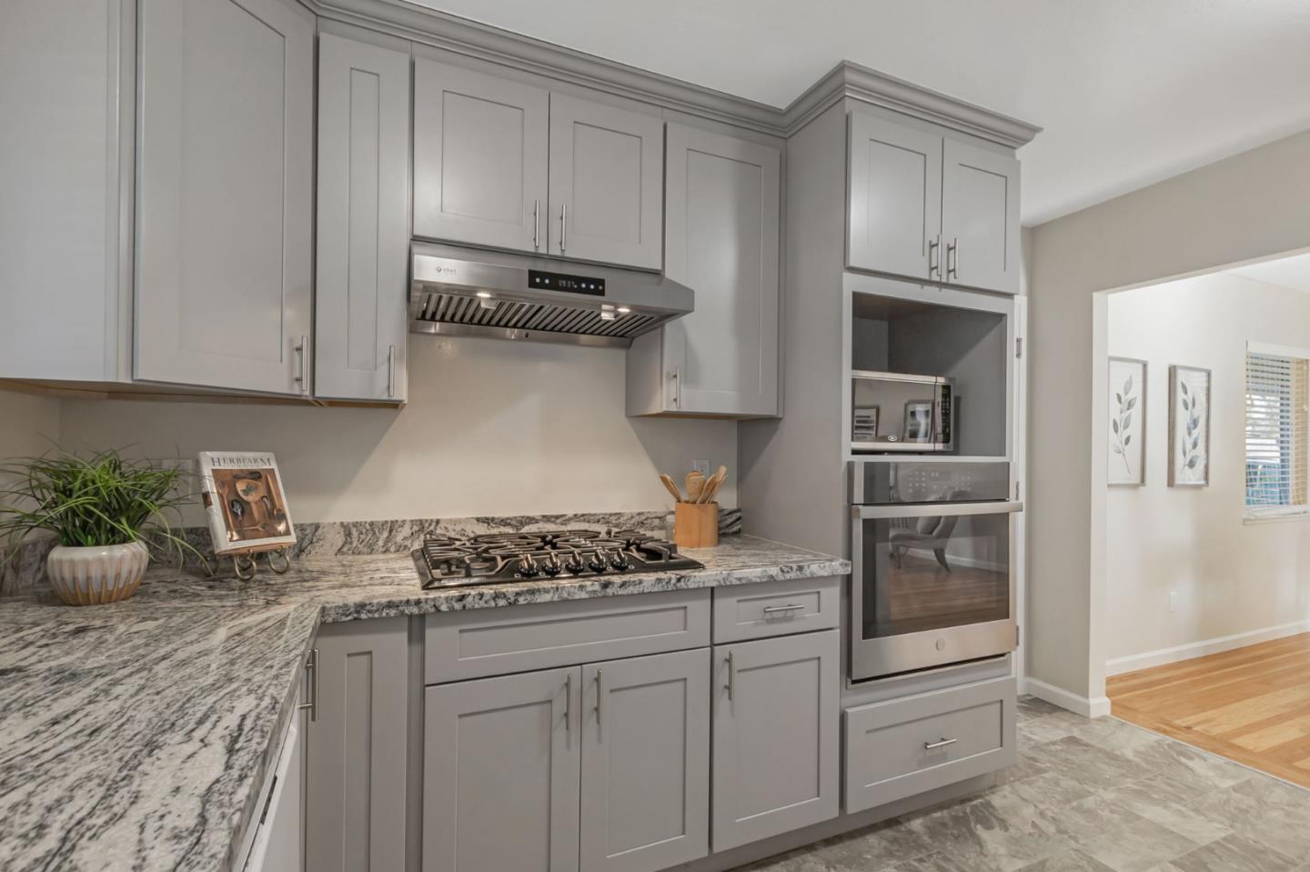 Detail Gallery Image 10 of 42 For 730 Live Oak Way, San Jose,  CA 95129 - 3 Beds | 2 Baths