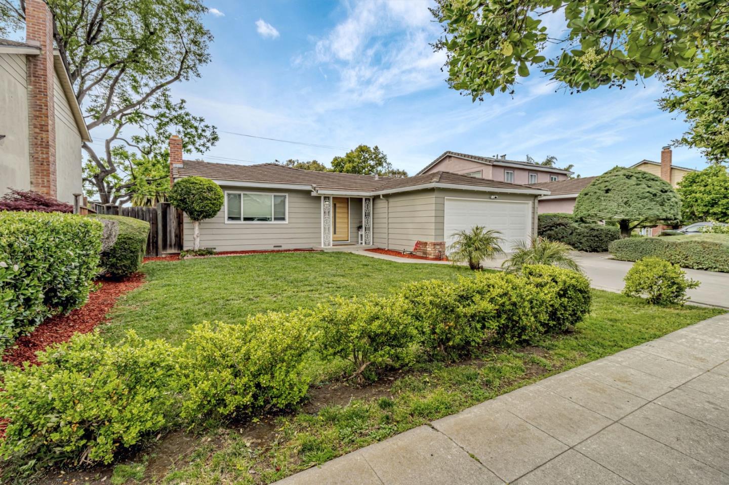 Detail Gallery Image 2 of 36 For 2739 Lucena Dr, San Jose,  CA 95132 - 3 Beds | 2 Baths