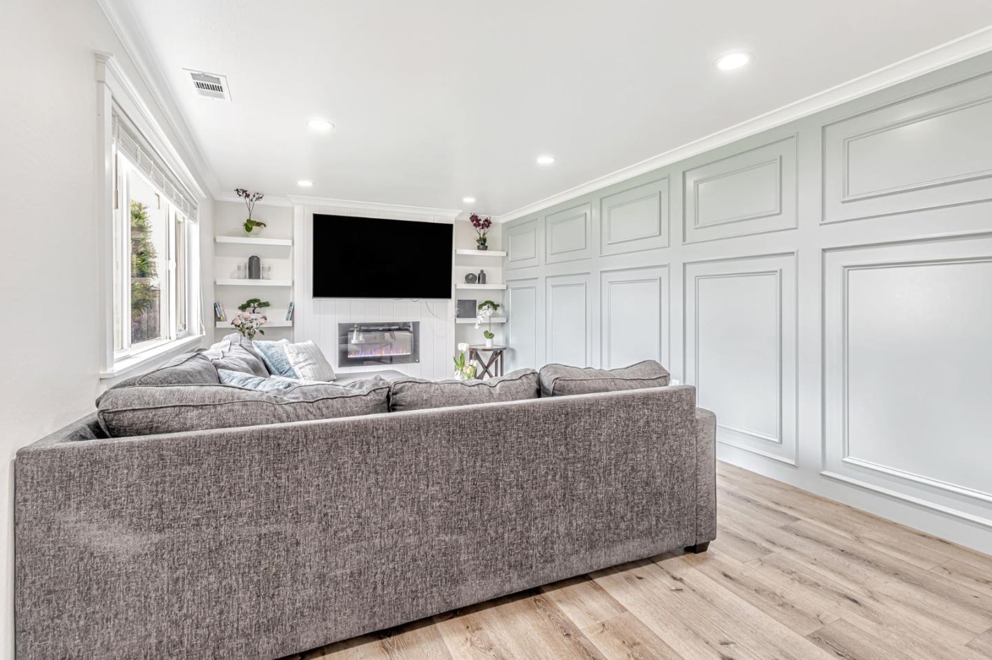 Detail Gallery Image 5 of 36 For 2739 Lucena Dr, San Jose,  CA 95132 - 3 Beds | 2 Baths