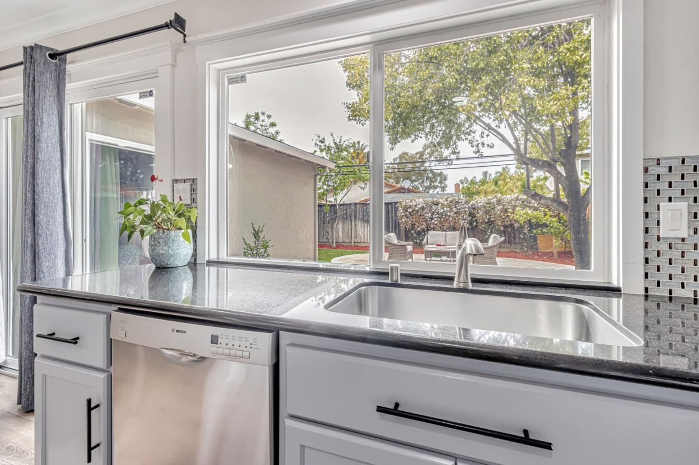Detail Gallery Image 9 of 36 For 2739 Lucena Dr, San Jose,  CA 95132 - 3 Beds | 2 Baths