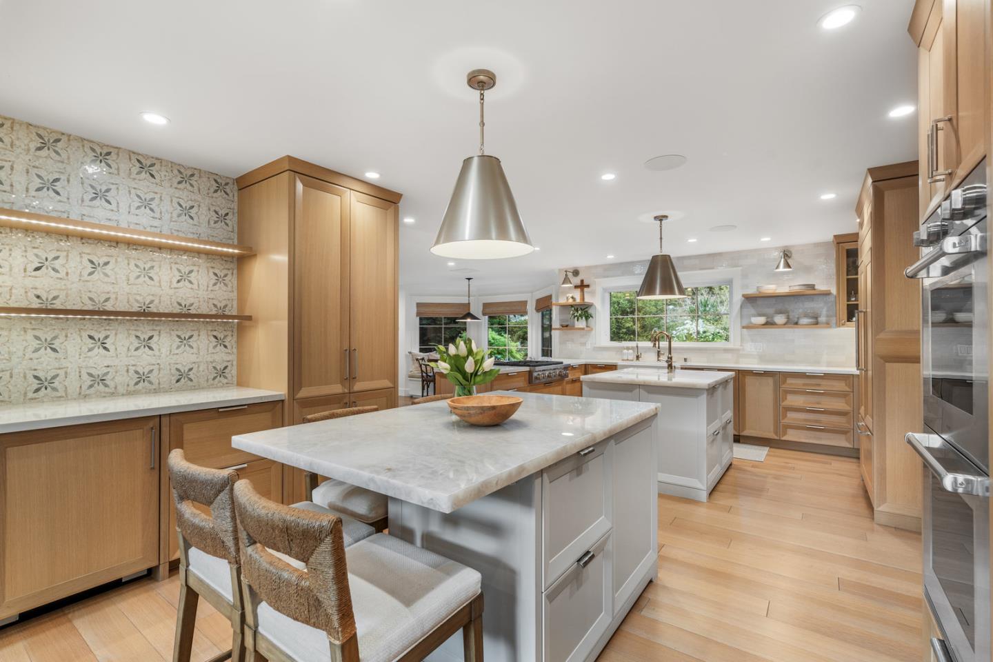 Detail Gallery Image 13 of 32 For 11991 Murietta Ln, Los Altos Hills,  CA 94022 - 5 Beds | 5/1 Baths