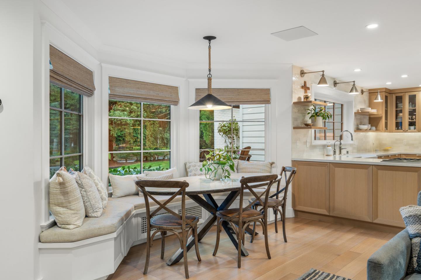 Detail Gallery Image 14 of 32 For 11991 Murietta Ln, Los Altos Hills,  CA 94022 - 5 Beds | 5/1 Baths