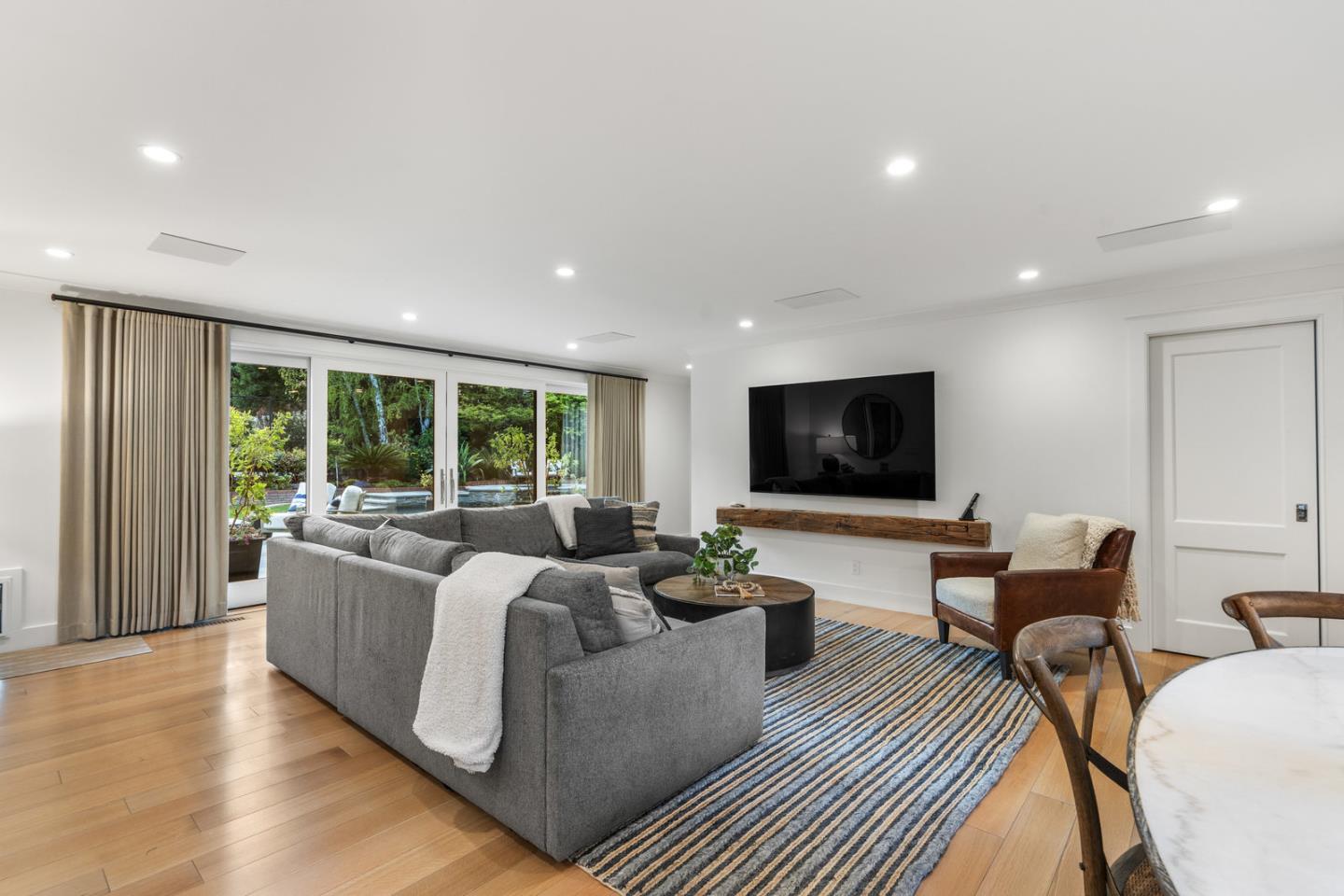 Detail Gallery Image 15 of 32 For 11991 Murietta Ln, Los Altos Hills,  CA 94022 - 5 Beds | 5/1 Baths