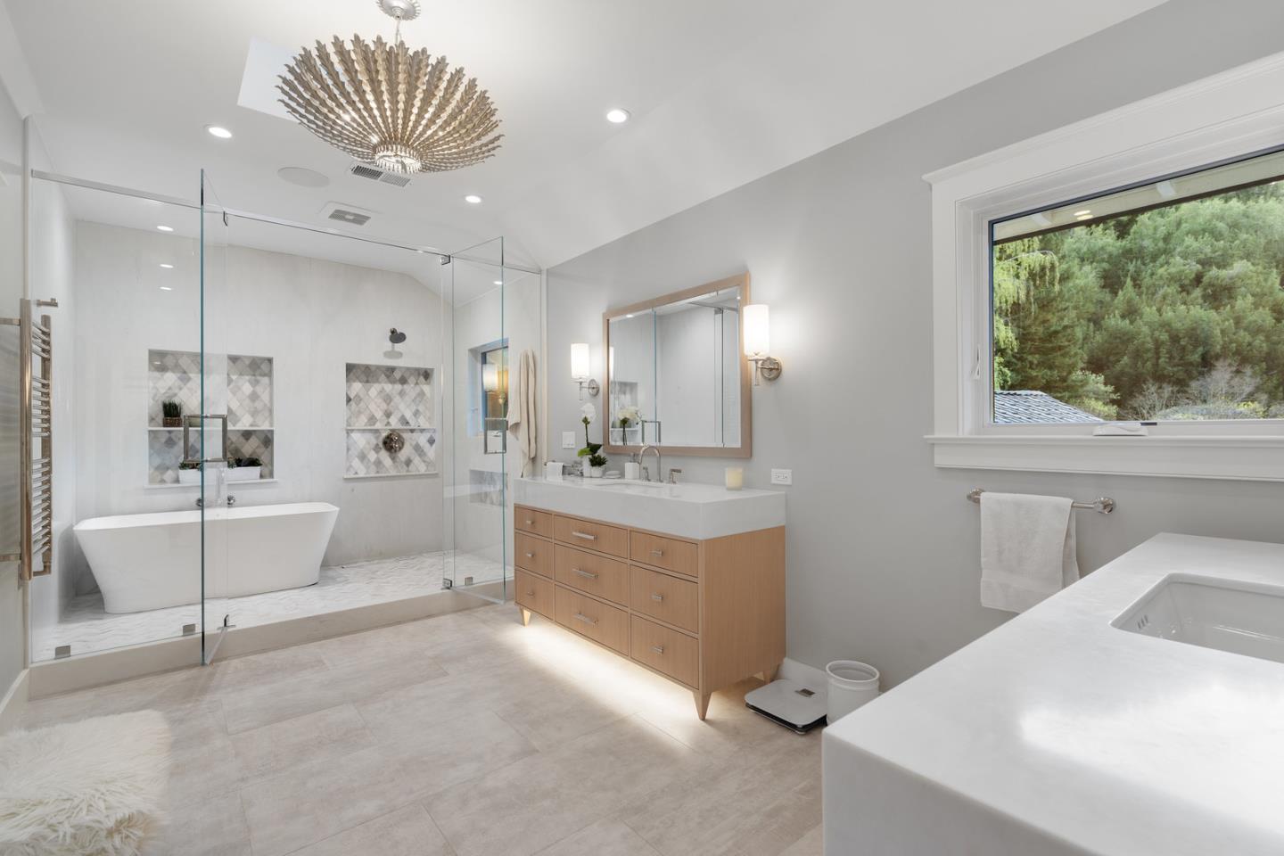 Detail Gallery Image 22 of 32 For 11991 Murietta Ln, Los Altos Hills,  CA 94022 - 5 Beds | 5/1 Baths