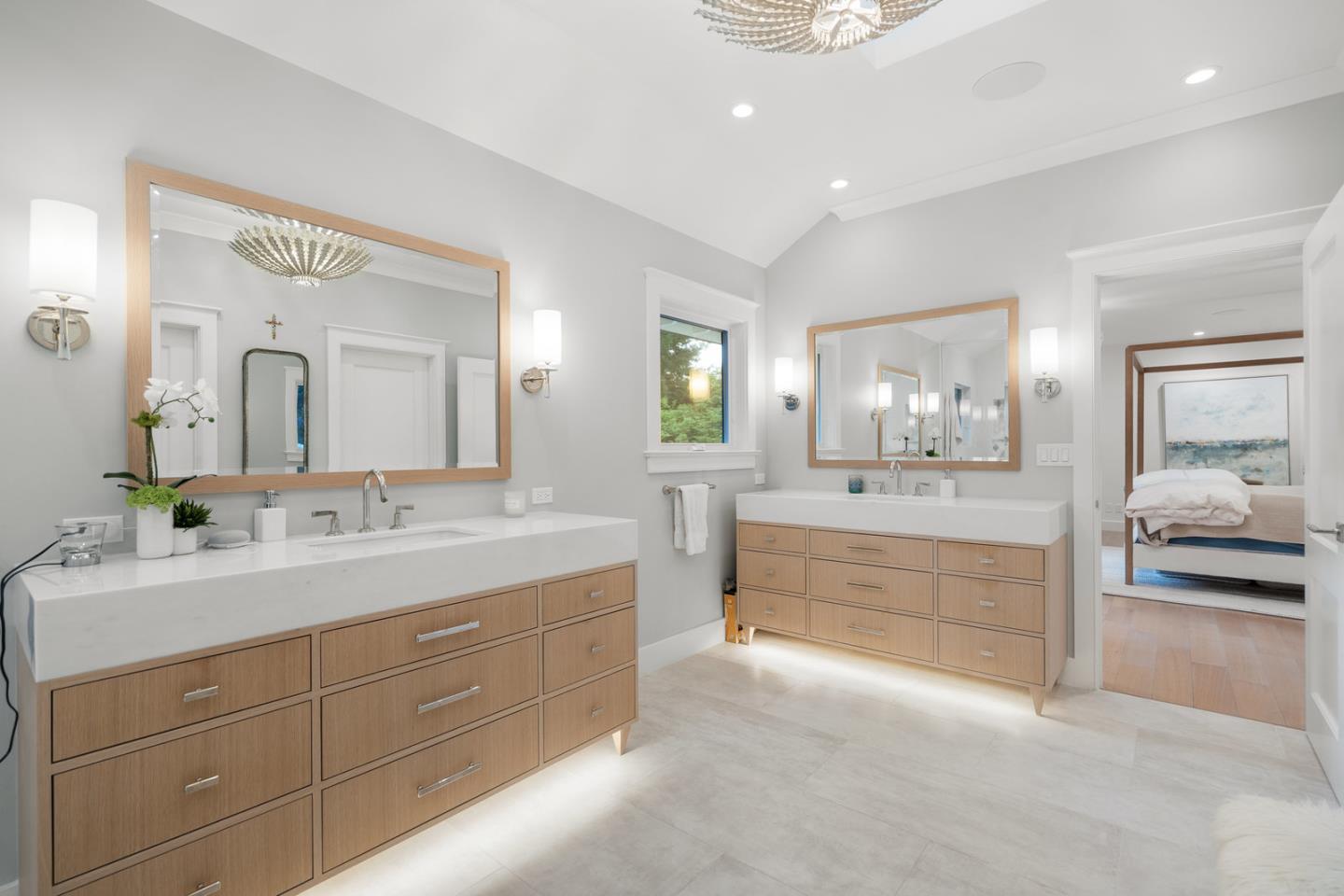 Detail Gallery Image 23 of 32 For 11991 Murietta Ln, Los Altos Hills,  CA 94022 - 5 Beds | 5/1 Baths