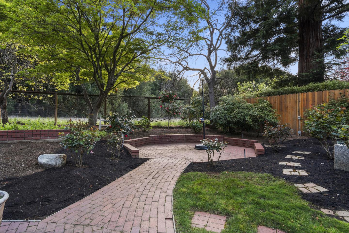 Detail Gallery Image 29 of 32 For 11991 Murietta Ln, Los Altos Hills,  CA 94022 - 5 Beds | 5/1 Baths