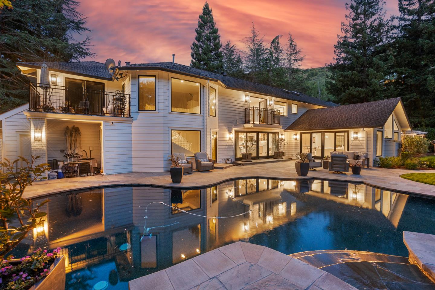 Detail Gallery Image 3 of 32 For 11991 Murietta Ln, Los Altos Hills,  CA 94022 - 5 Beds | 5/1 Baths