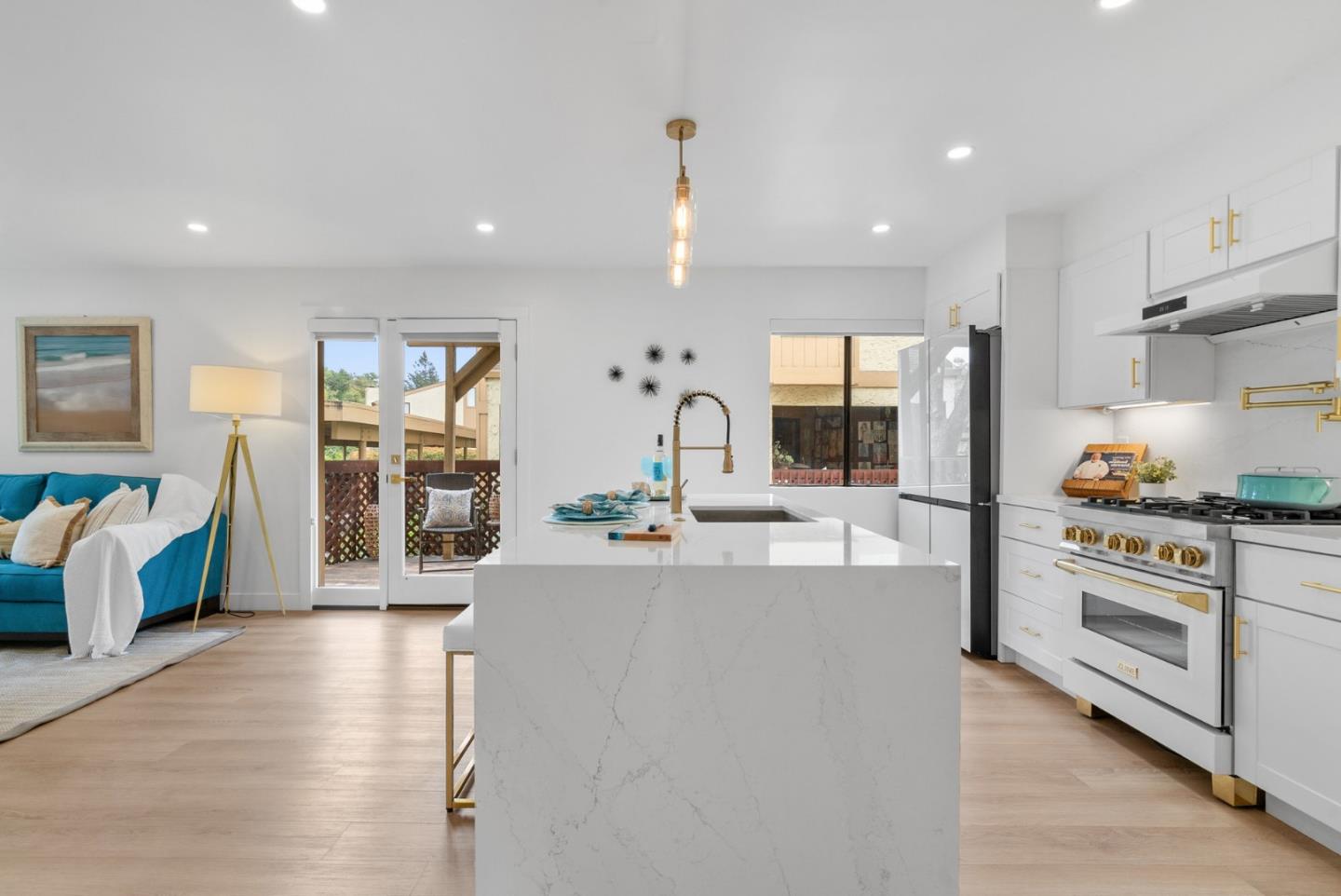 Detail Gallery Image 3 of 29 For 40 Seacliff Dr, Seacliff,  CA 95003 - 2 Beds | 1 Baths