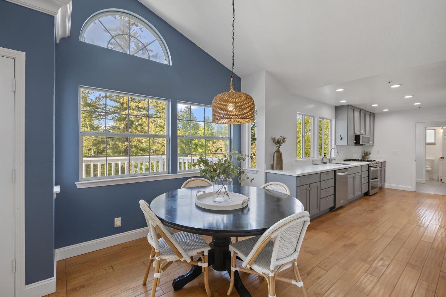 Detail Gallery Image 17 of 68 For 24865 Skyland Rd, Los Gatos,  CA 95033 - 4 Beds | 3 Baths