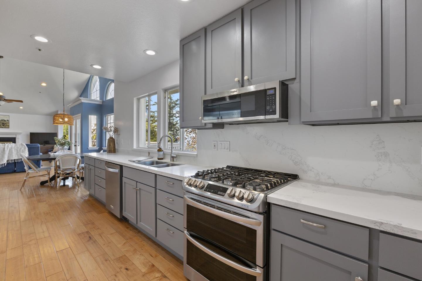 Detail Gallery Image 22 of 68 For 24865 Skyland Rd, Los Gatos,  CA 95033 - 4 Beds | 3 Baths
