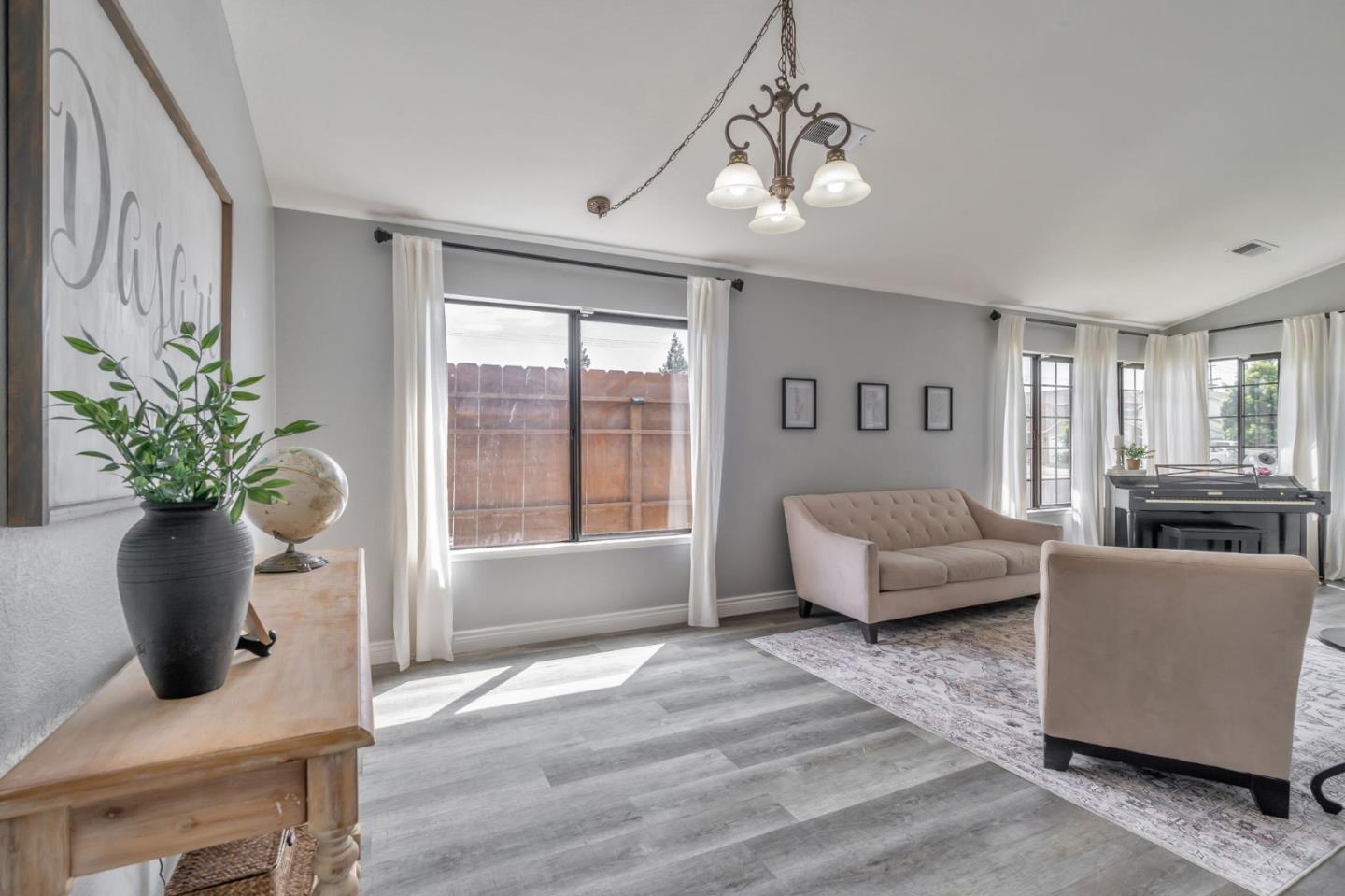 Detail Gallery Image 10 of 33 For 5101 Danforth Cir, Salida,  CA 95368 - 4 Beds | 2 Baths