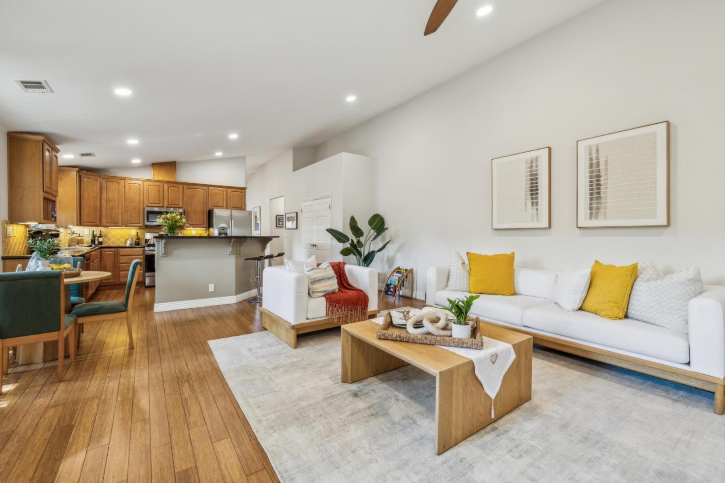 Detail Gallery Image 13 of 48 For 2031 Farndon Ave, Los Altos,  CA 94024 - 4 Beds | 2/1 Baths