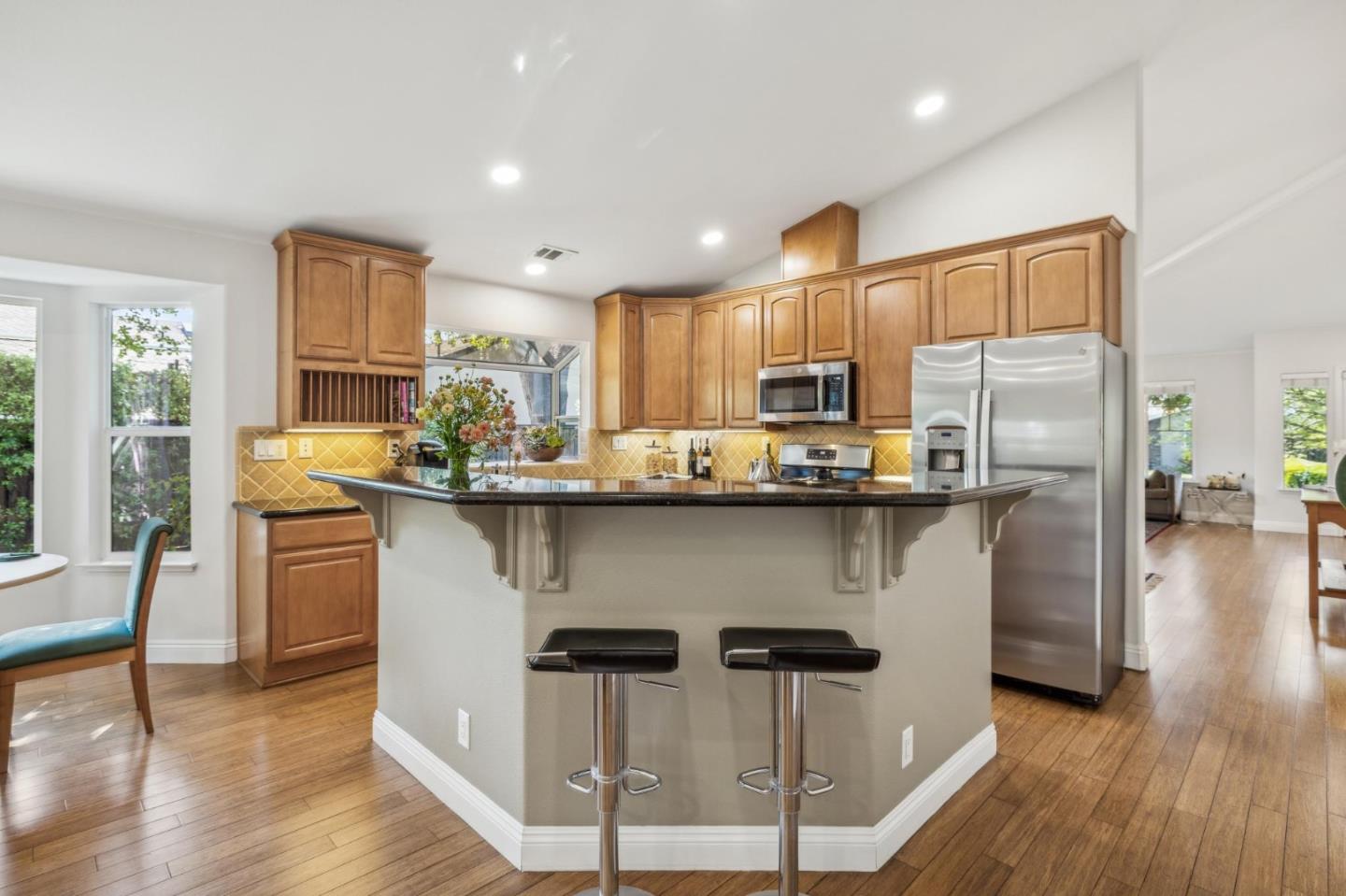 Detail Gallery Image 16 of 48 For 2031 Farndon Ave, Los Altos,  CA 94024 - 4 Beds | 2/1 Baths