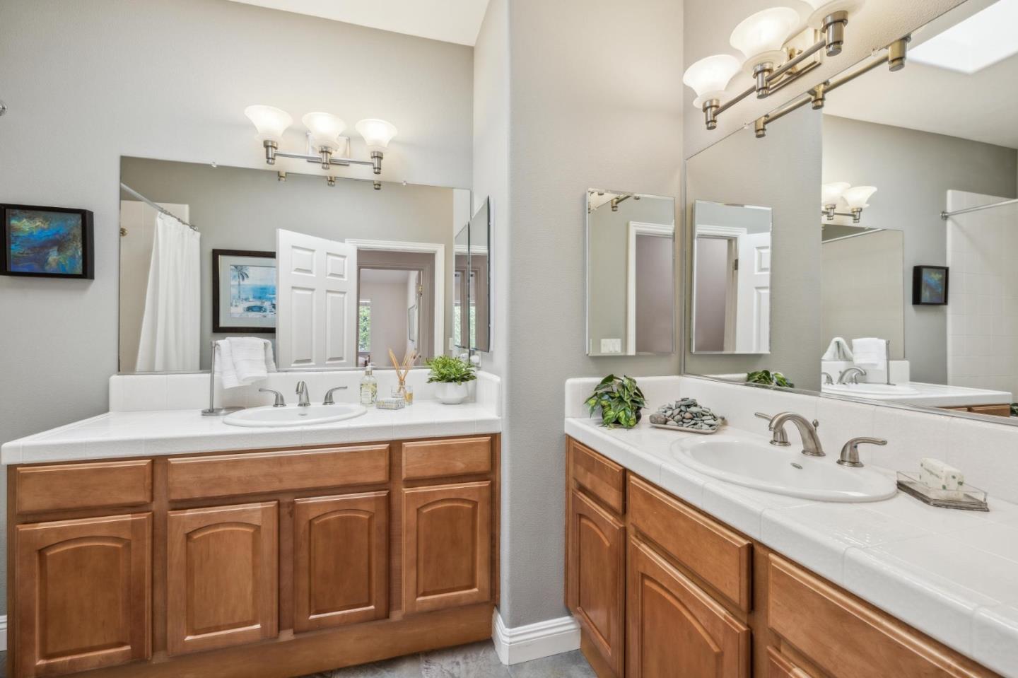 Detail Gallery Image 29 of 48 For 2031 Farndon Ave, Los Altos,  CA 94024 - 4 Beds | 2/1 Baths
