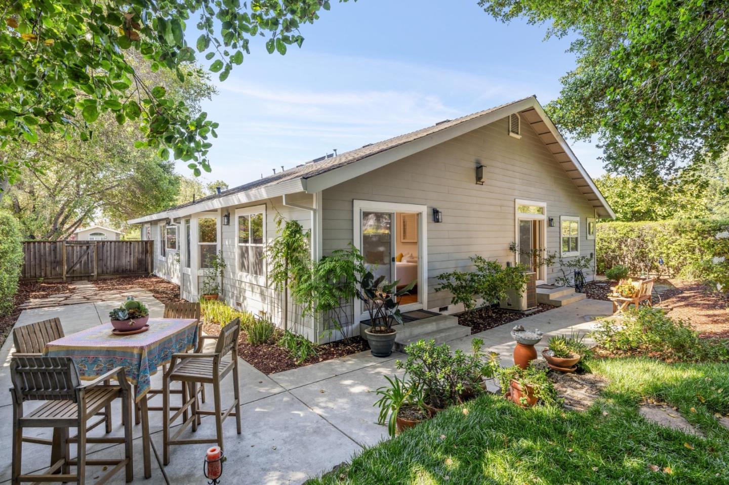 Detail Gallery Image 36 of 48 For 2031 Farndon Ave, Los Altos,  CA 94024 - 4 Beds | 2/1 Baths