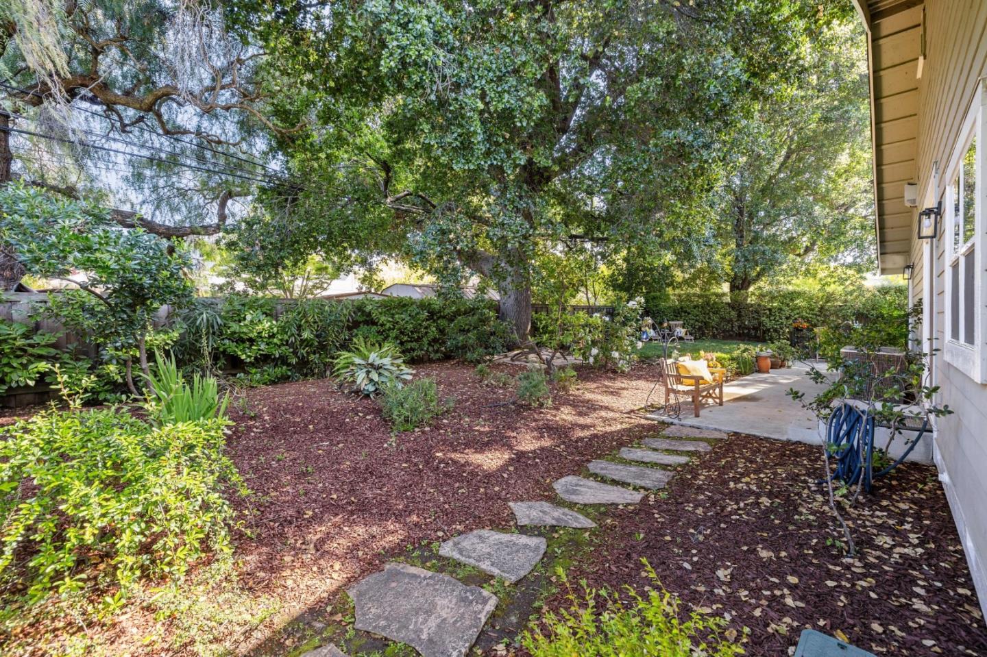 Detail Gallery Image 37 of 48 For 2031 Farndon Ave, Los Altos,  CA 94024 - 4 Beds | 2/1 Baths
