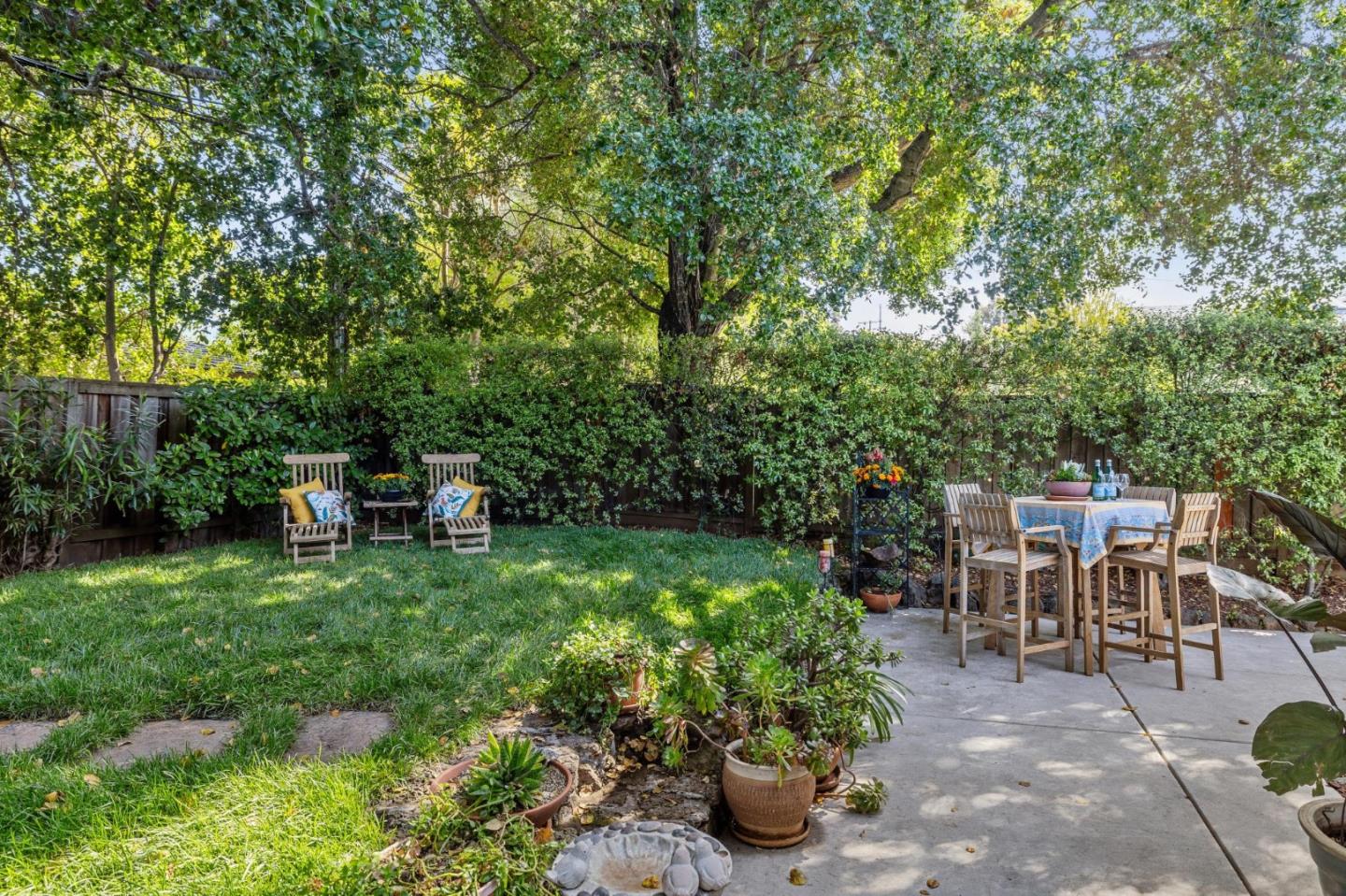 Detail Gallery Image 38 of 48 For 2031 Farndon Ave, Los Altos,  CA 94024 - 4 Beds | 2/1 Baths