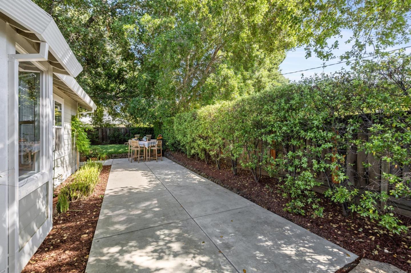 Detail Gallery Image 41 of 48 For 2031 Farndon Ave, Los Altos,  CA 94024 - 4 Beds | 2/1 Baths