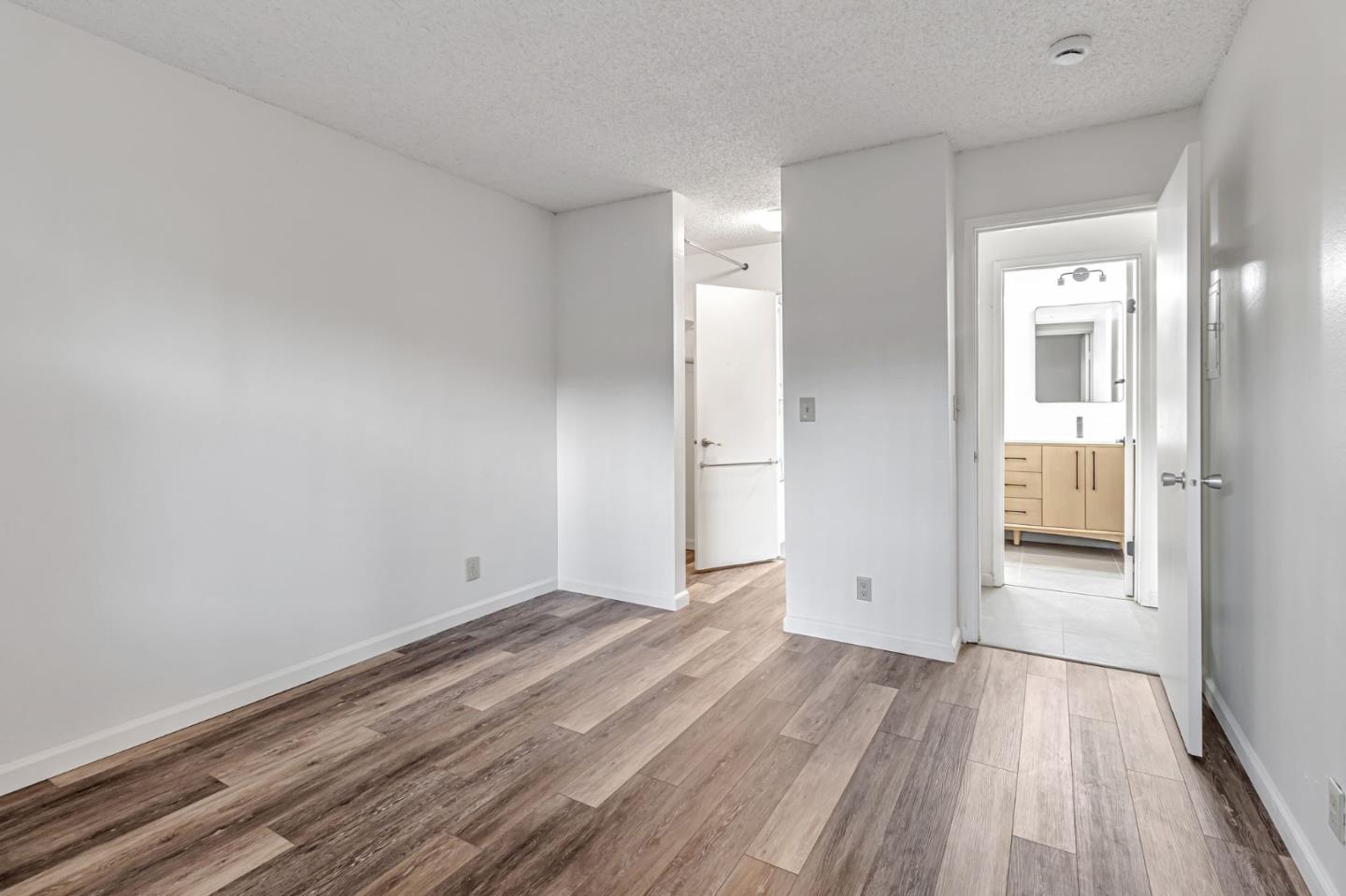 Detail Gallery Image 14 of 25 For 980 Kiely Blvd #116,  Santa Clara,  CA 95051 - 1 Beds | 1 Baths
