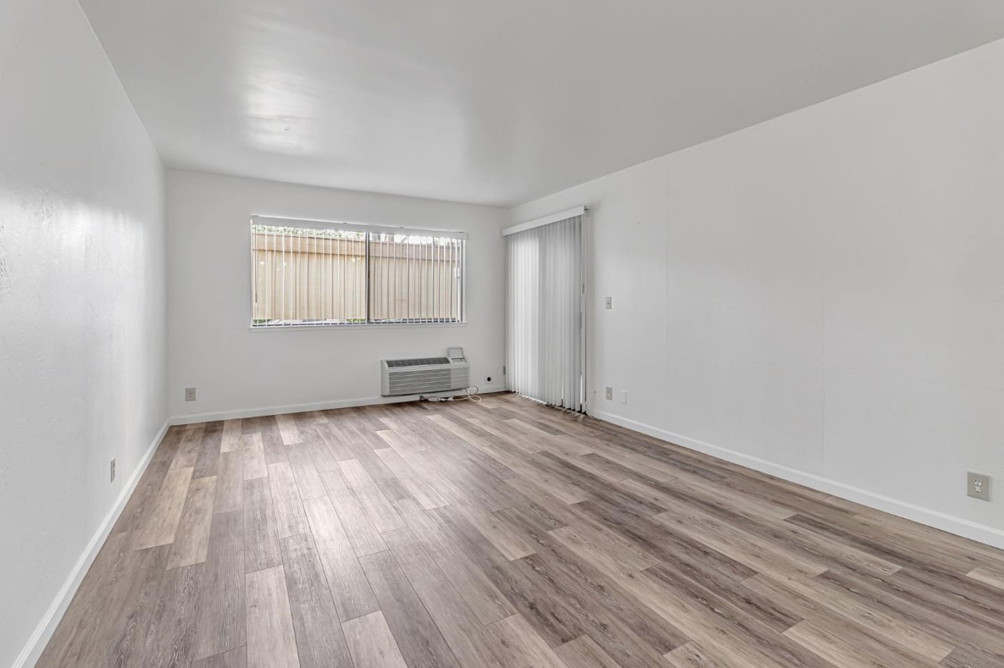 Detail Gallery Image 2 of 25 For 980 Kiely Blvd #116,  Santa Clara,  CA 95051 - 1 Beds | 1 Baths