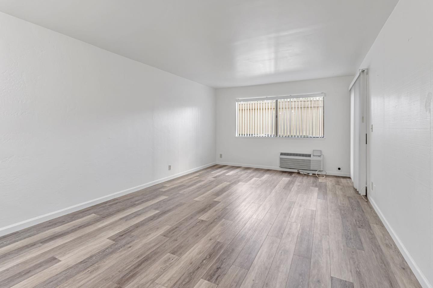 Detail Gallery Image 3 of 25 For 980 Kiely Blvd #116,  Santa Clara,  CA 95051 - 1 Beds | 1 Baths