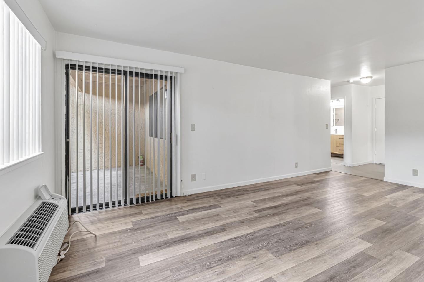 Detail Gallery Image 4 of 25 For 980 Kiely Blvd #116,  Santa Clara,  CA 95051 - 1 Beds | 1 Baths