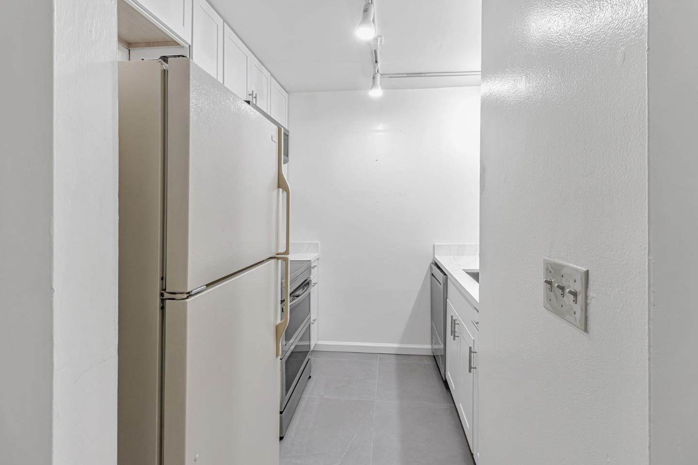 Detail Gallery Image 7 of 25 For 980 Kiely Blvd #116,  Santa Clara,  CA 95051 - 1 Beds | 1 Baths