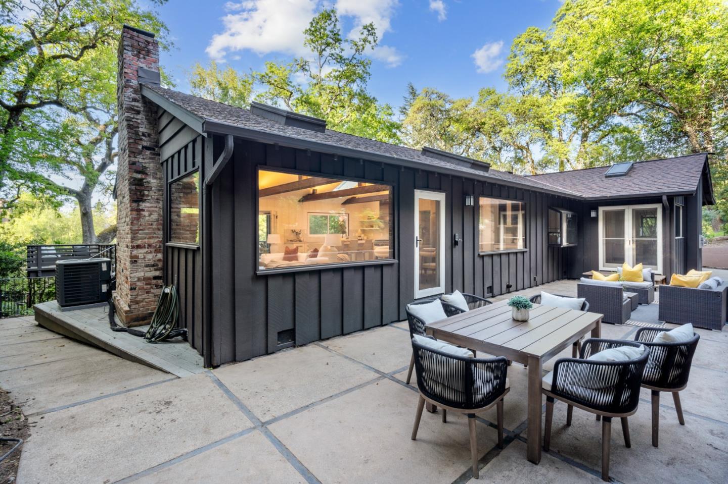 Detail Gallery Image 11 of 36 For 176 Los Trancos Cir, Portola Valley,  CA 94028 - 4 Beds | 4 Baths