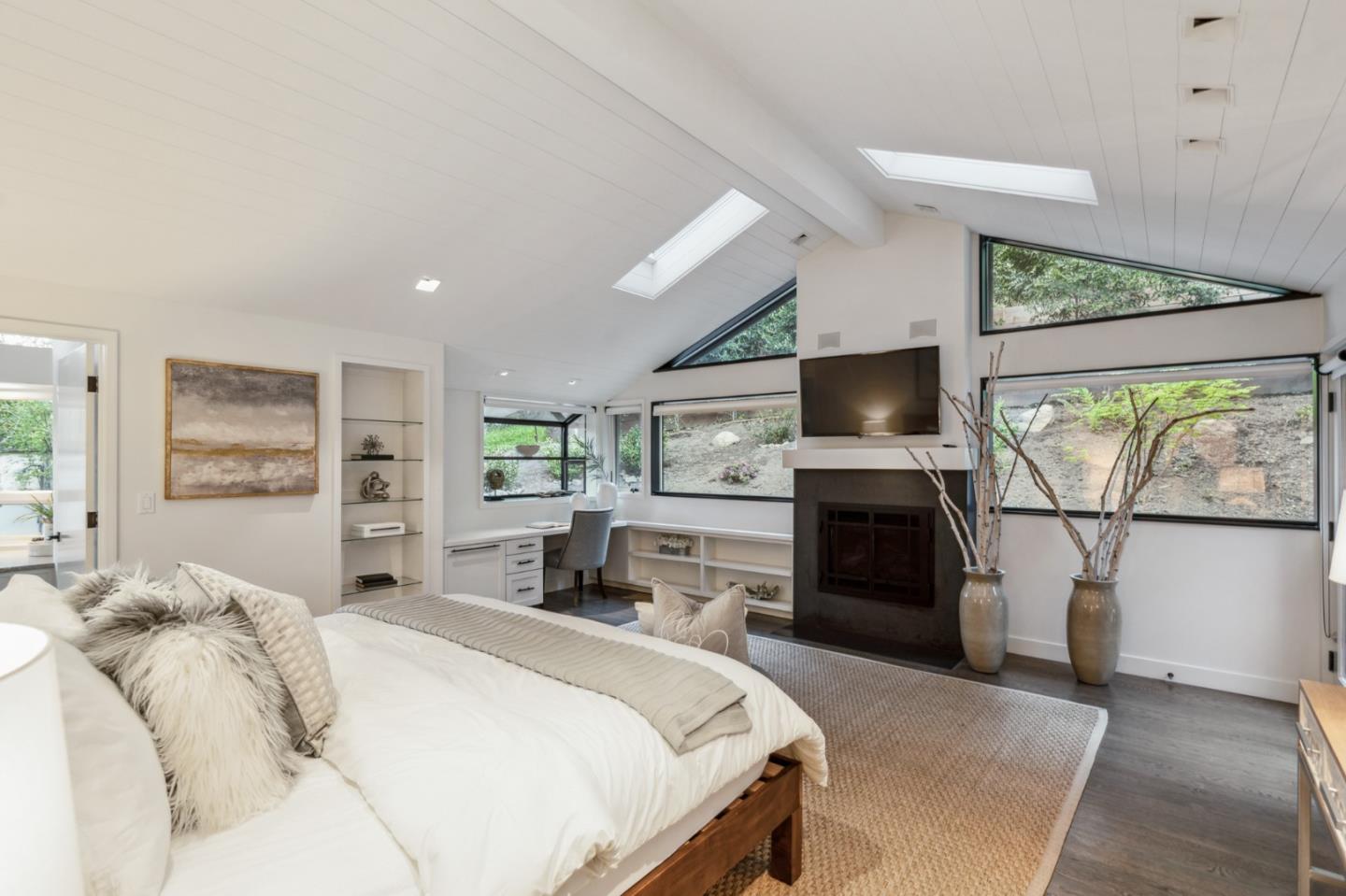 Detail Gallery Image 12 of 36 For 176 Los Trancos Cir, Portola Valley,  CA 94028 - 4 Beds | 4 Baths