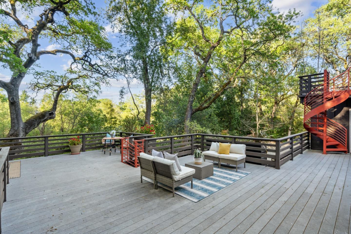 Detail Gallery Image 3 of 36 For 176 Los Trancos Cir, Portola Valley,  CA 94028 - 4 Beds | 4 Baths