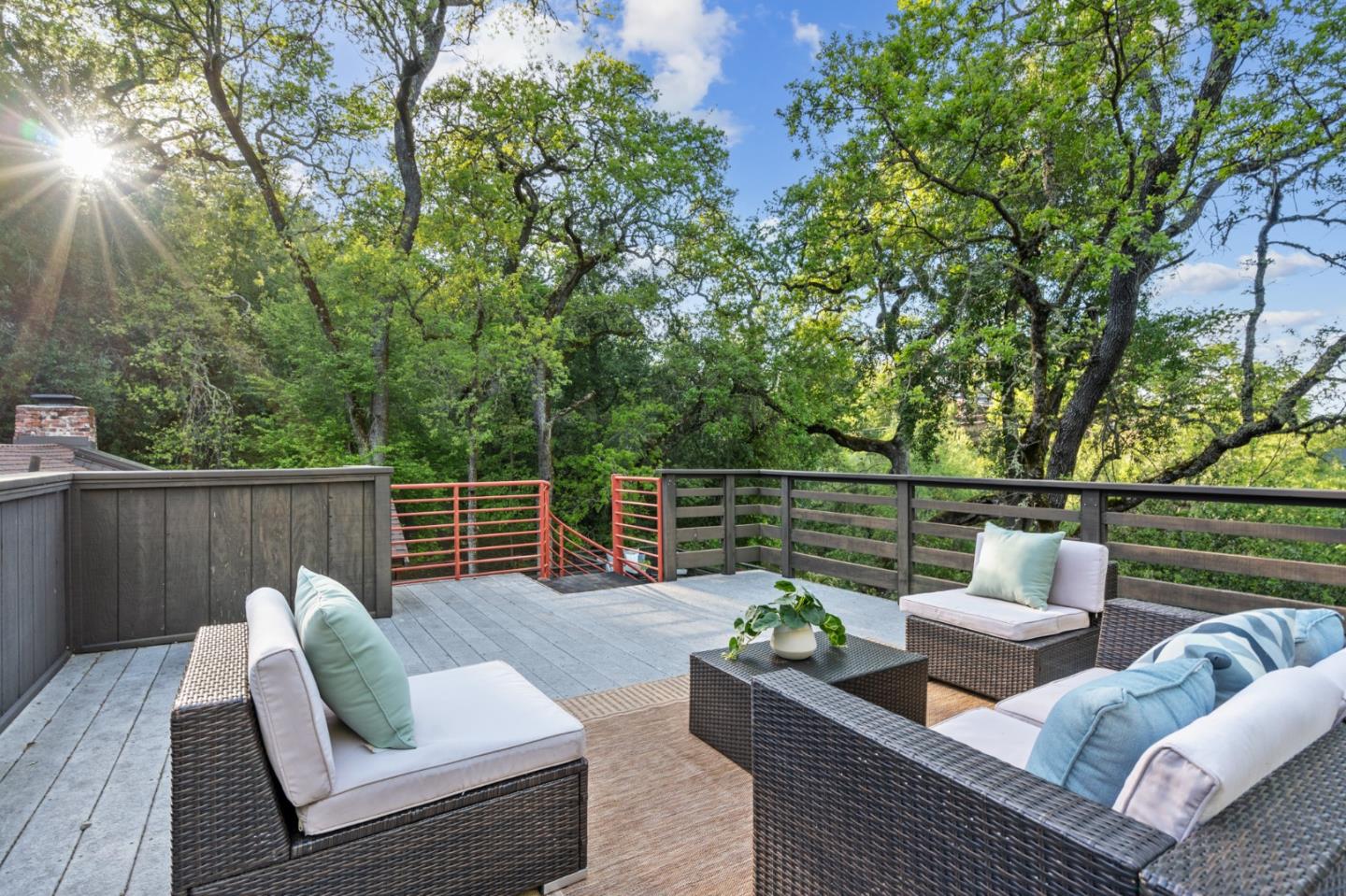 Detail Gallery Image 4 of 36 For 176 Los Trancos Cir, Portola Valley,  CA 94028 - 4 Beds | 4 Baths