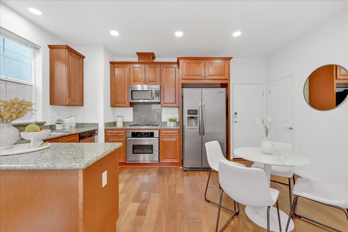 Detail Gallery Image 14 of 46 For 541 Ravenna Way, Hayward,  CA 94545 - 3 Beds | 2/1 Baths