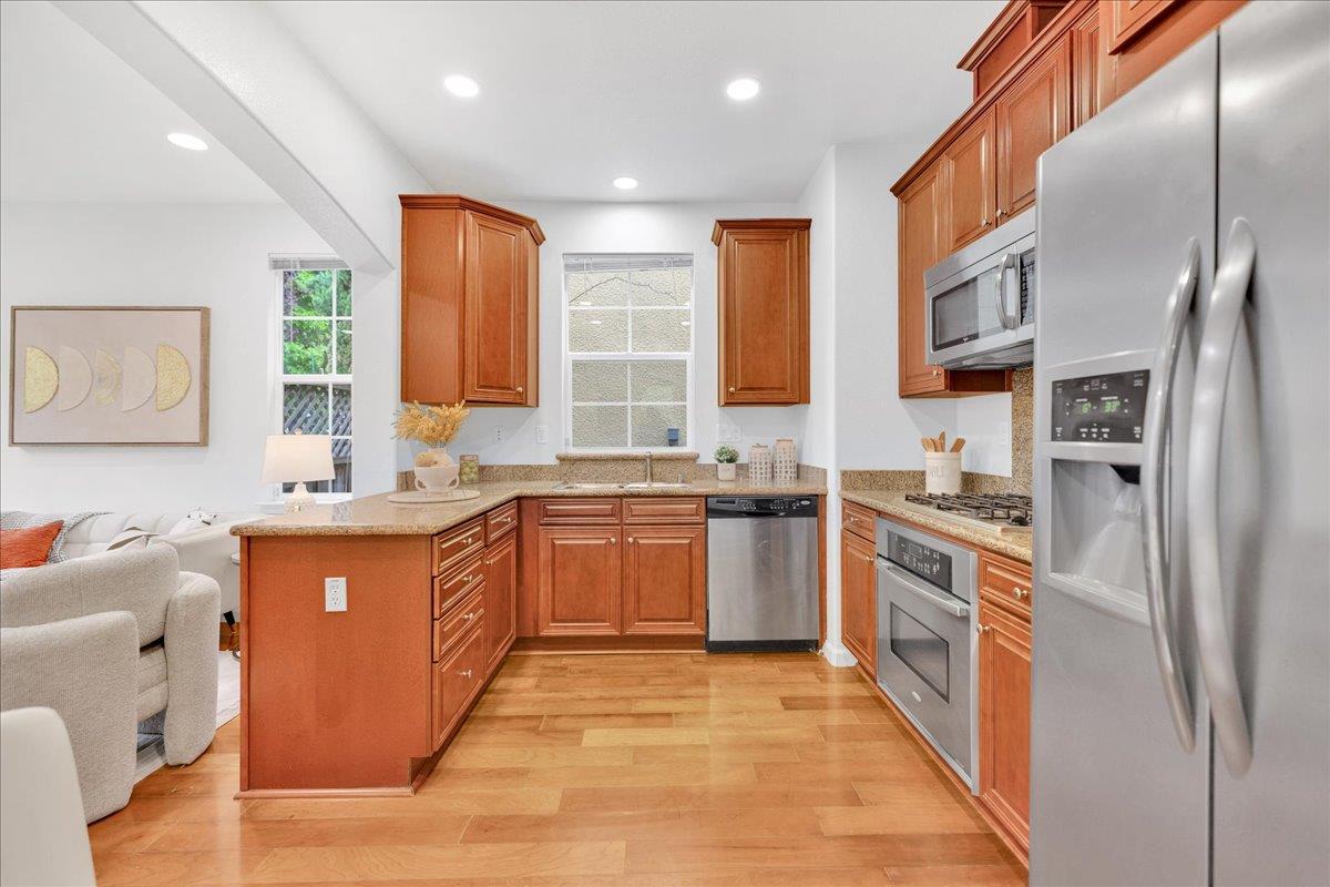 Detail Gallery Image 15 of 46 For 541 Ravenna Way, Hayward,  CA 94545 - 3 Beds | 2/1 Baths