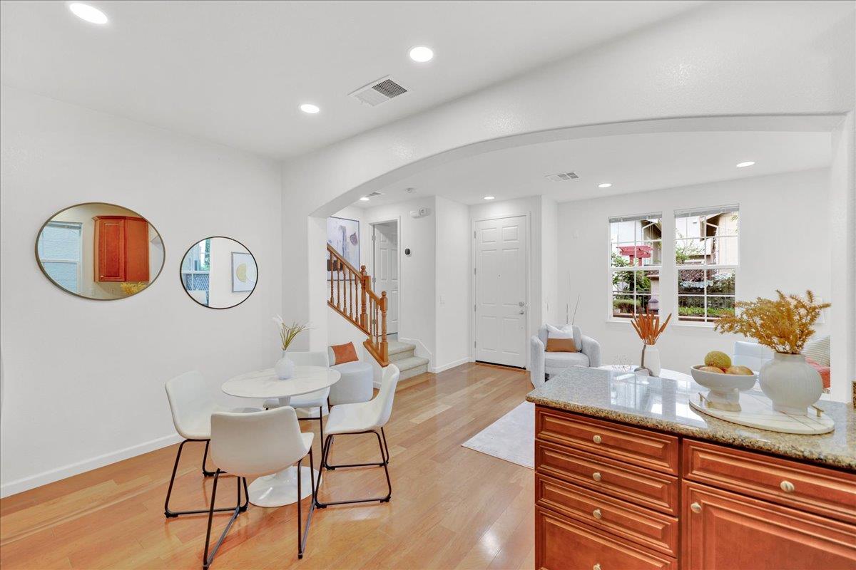 Detail Gallery Image 17 of 46 For 541 Ravenna Way, Hayward,  CA 94545 - 3 Beds | 2/1 Baths