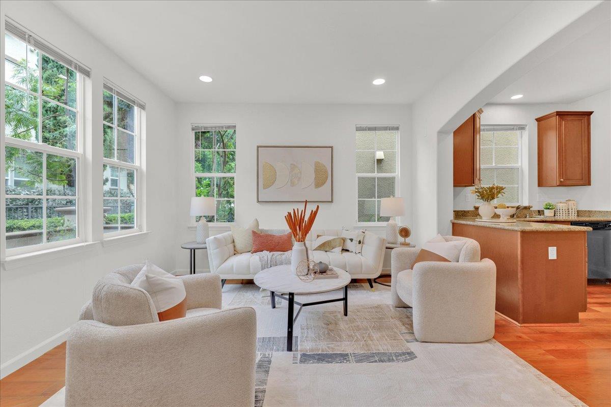 Detail Gallery Image 4 of 46 For 541 Ravenna Way, Hayward,  CA 94545 - 3 Beds | 2/1 Baths