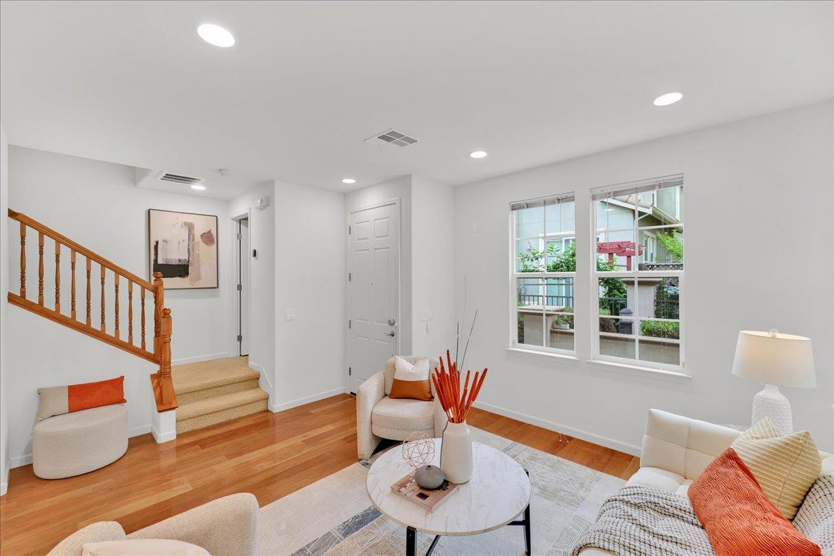Detail Gallery Image 6 of 46 For 541 Ravenna Way, Hayward,  CA 94545 - 3 Beds | 2/1 Baths