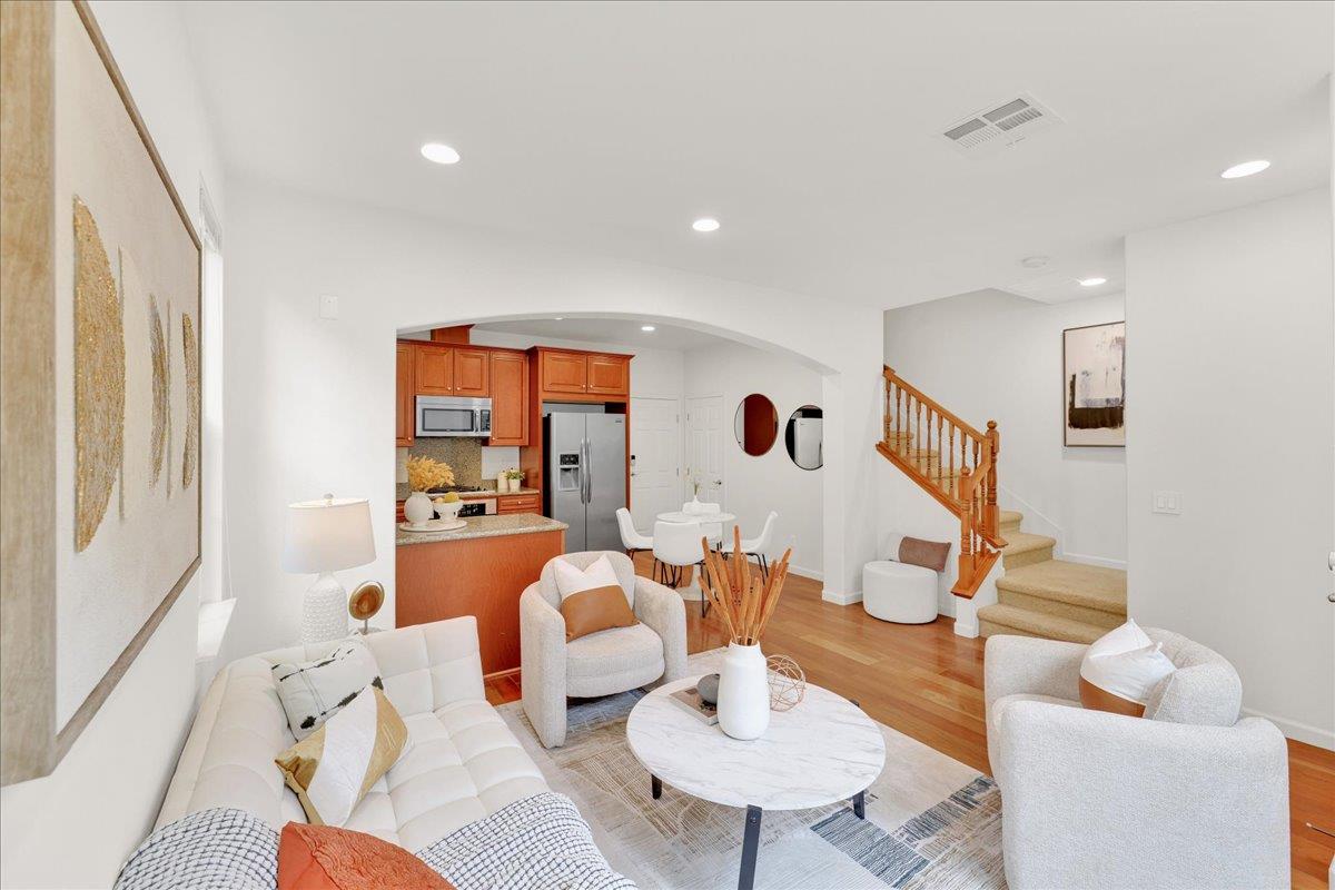 Detail Gallery Image 7 of 46 For 541 Ravenna Way, Hayward,  CA 94545 - 3 Beds | 2/1 Baths