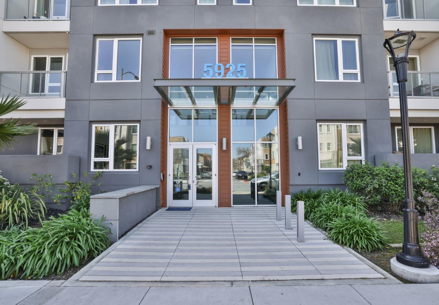 Detail Gallery Image 20 of 36 For 5925 Charlotte Dr #204,  San Jose,  CA 95123 - 2 Beds | 2 Baths