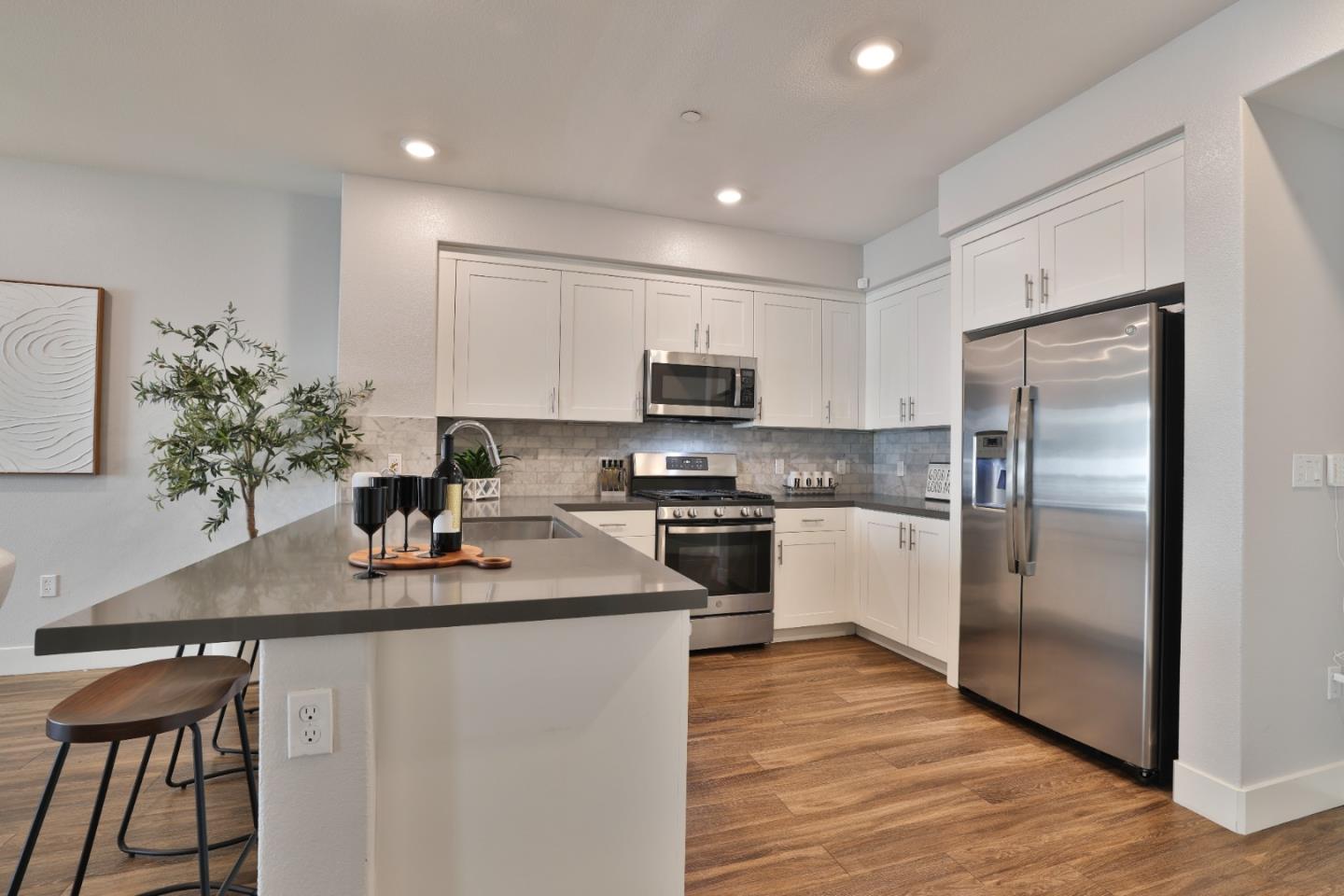 Detail Gallery Image 5 of 36 For 5925 Charlotte Dr #204,  San Jose,  CA 95123 - 2 Beds | 2 Baths
