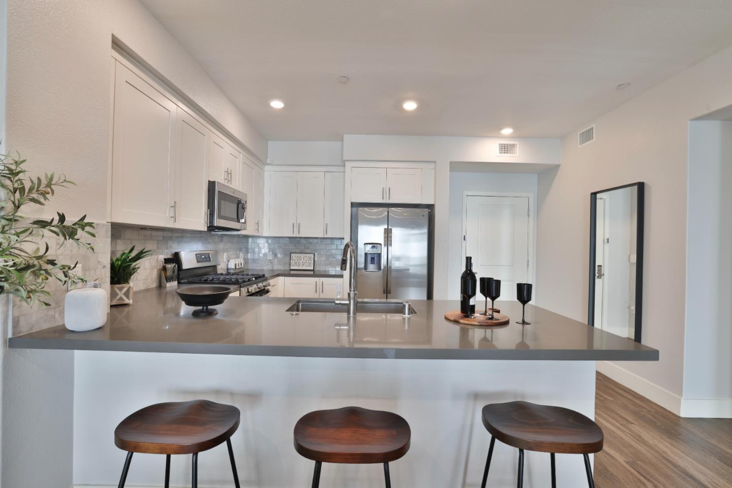 Detail Gallery Image 6 of 36 For 5925 Charlotte Dr #204,  San Jose,  CA 95123 - 2 Beds | 2 Baths