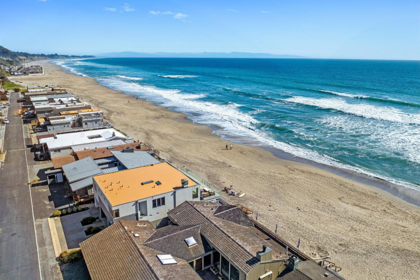 Detail Gallery Image 2 of 99 For 618 Beach Dr, Aptos,  CA 95003 - 4 Beds | 3 Baths