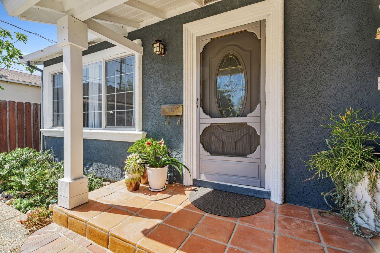 Detail Gallery Image 6 of 16 For 665 N 12th St, San Jose,  CA 95112 - 2 Beds | 1 Baths