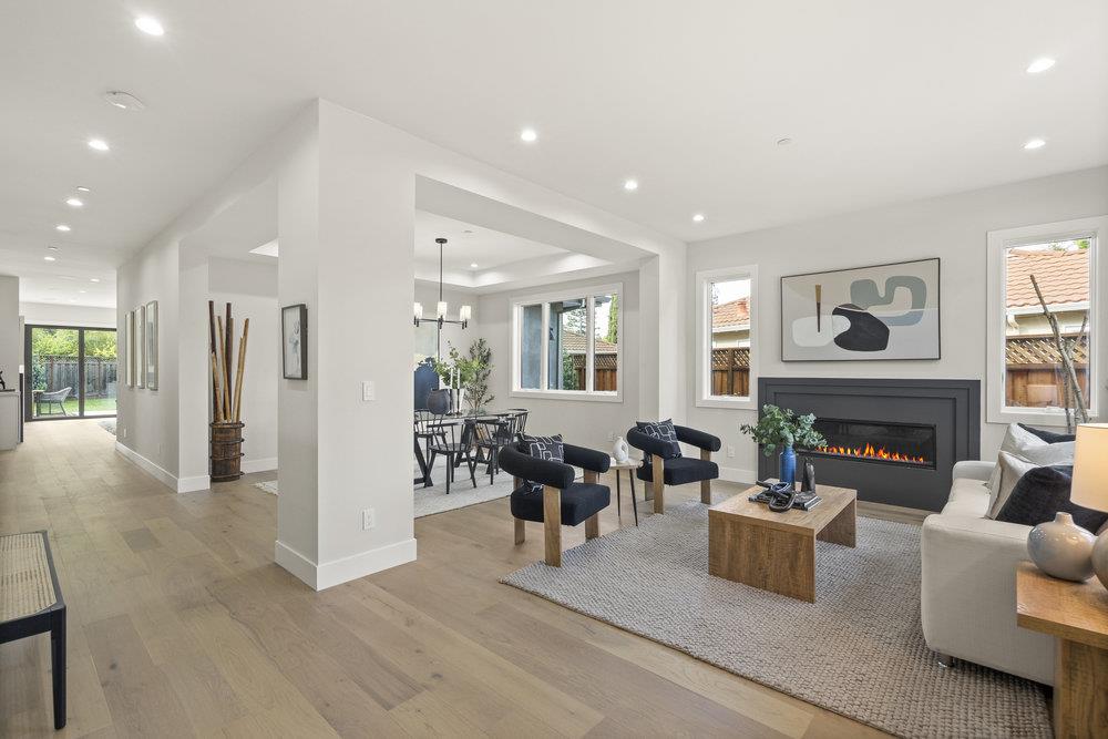Detail Gallery Image 12 of 102 For 1303 American Way, Menlo Park,  CA 94025 - 5 Beds | 5/2 Baths