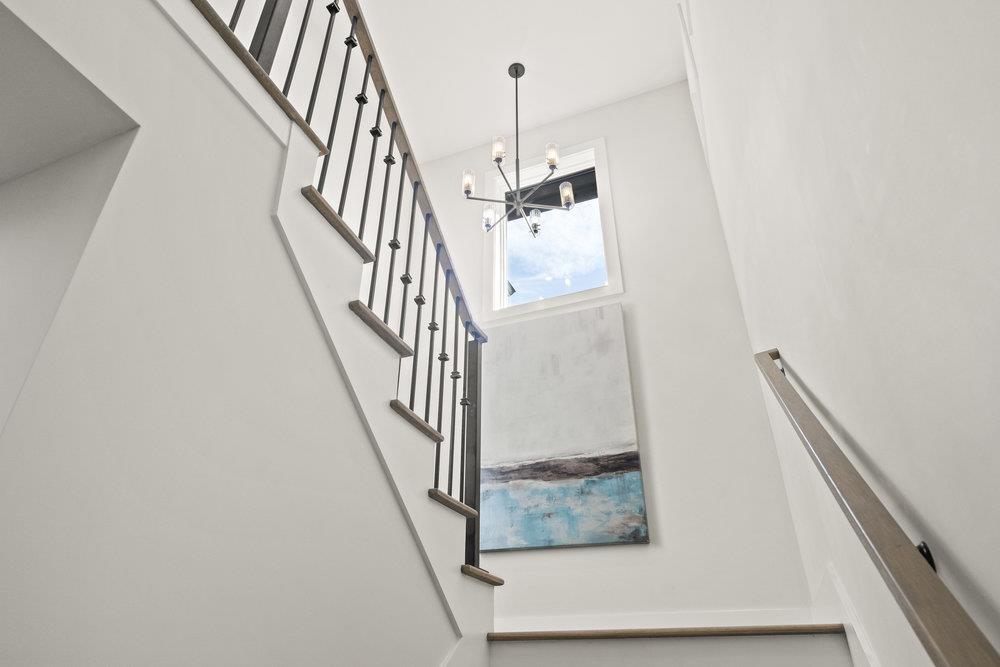Detail Gallery Image 21 of 102 For 1303 American Way, Menlo Park,  CA 94025 - 5 Beds | 5/2 Baths