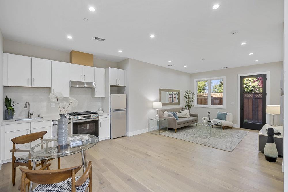Detail Gallery Image 24 of 102 For 1303 American Way, Menlo Park,  CA 94025 - 5 Beds | 5/2 Baths