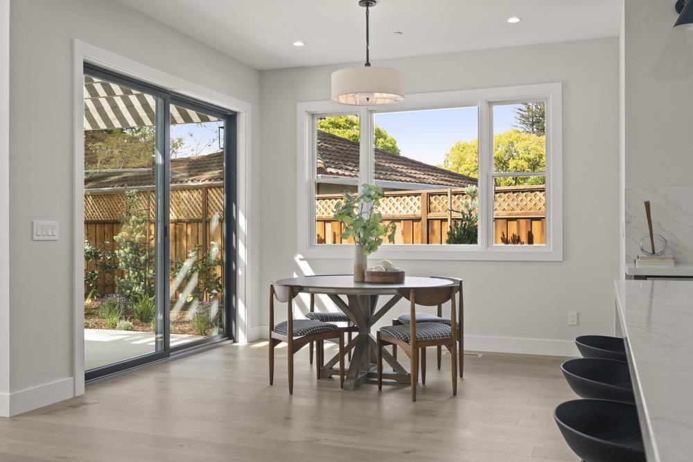 Detail Gallery Image 27 of 102 For 1303 American Way, Menlo Park,  CA 94025 - 5 Beds | 5/2 Baths