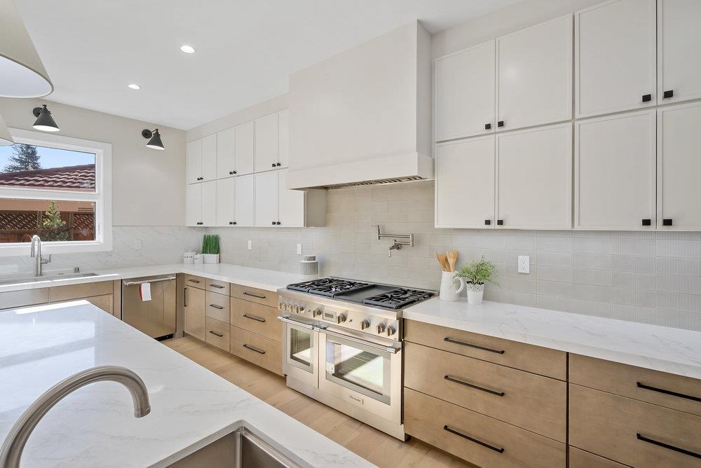 Detail Gallery Image 36 of 102 For 1303 American Way, Menlo Park,  CA 94025 - 5 Beds | 5/2 Baths