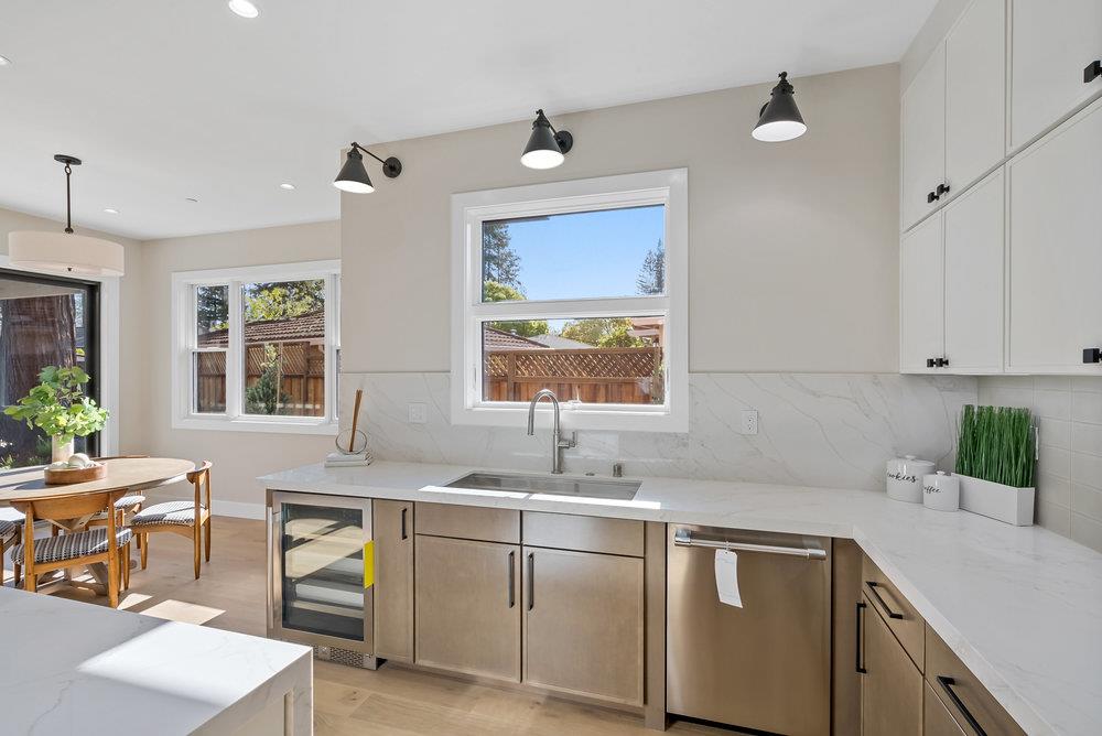 Detail Gallery Image 39 of 102 For 1303 American Way, Menlo Park,  CA 94025 - 5 Beds | 5/2 Baths